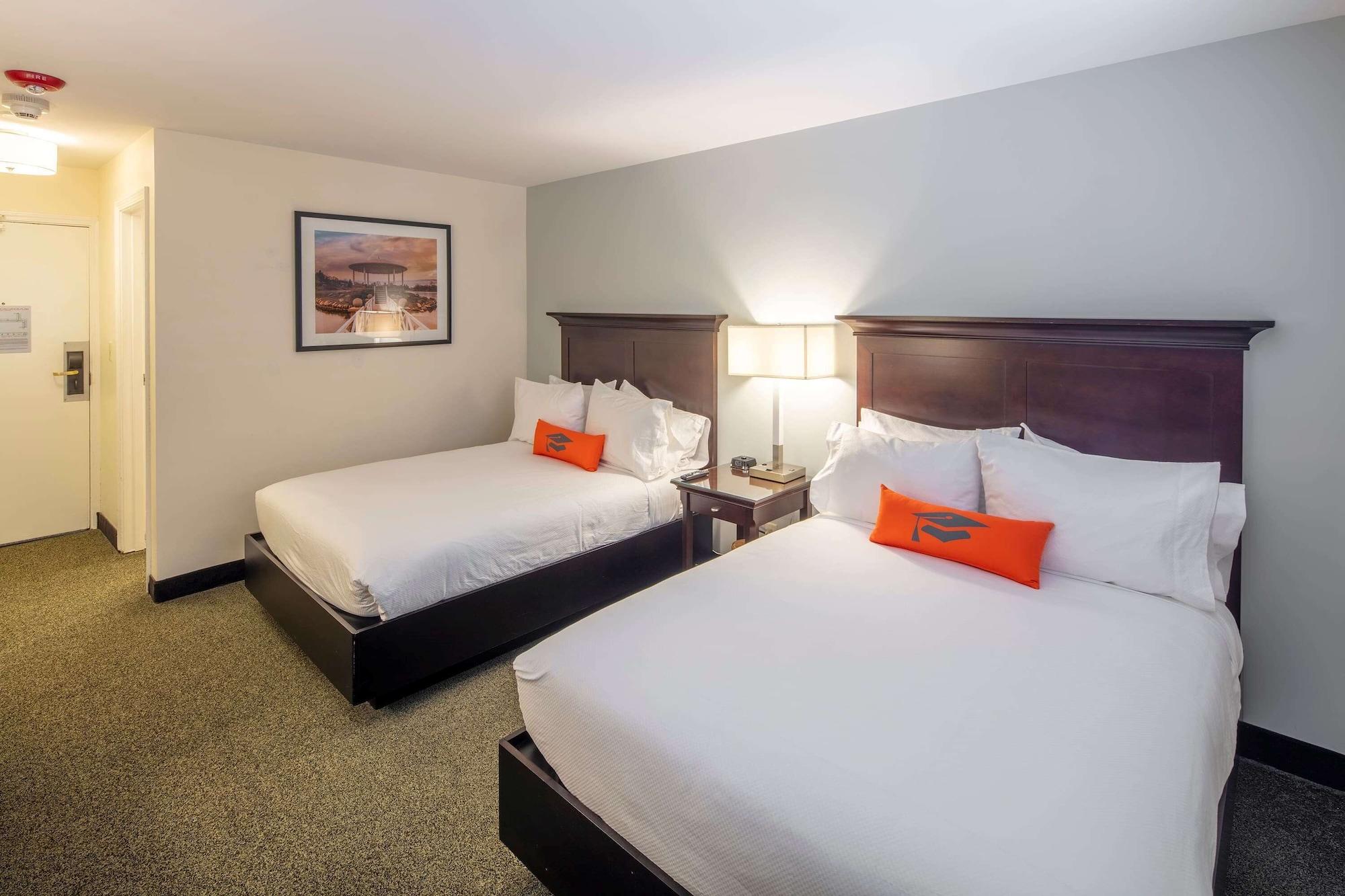 Collegian Hotel & Suites, Trademark Collection By Wyndham Сиракьюс Экстерьер фото