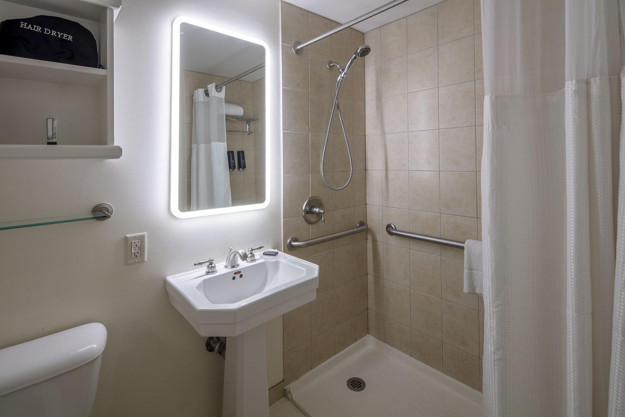 Collegian Hotel & Suites, Trademark Collection By Wyndham Сиракьюс Экстерьер фото