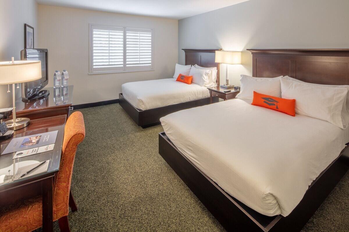 Collegian Hotel & Suites, Trademark Collection By Wyndham Сиракьюс Экстерьер фото