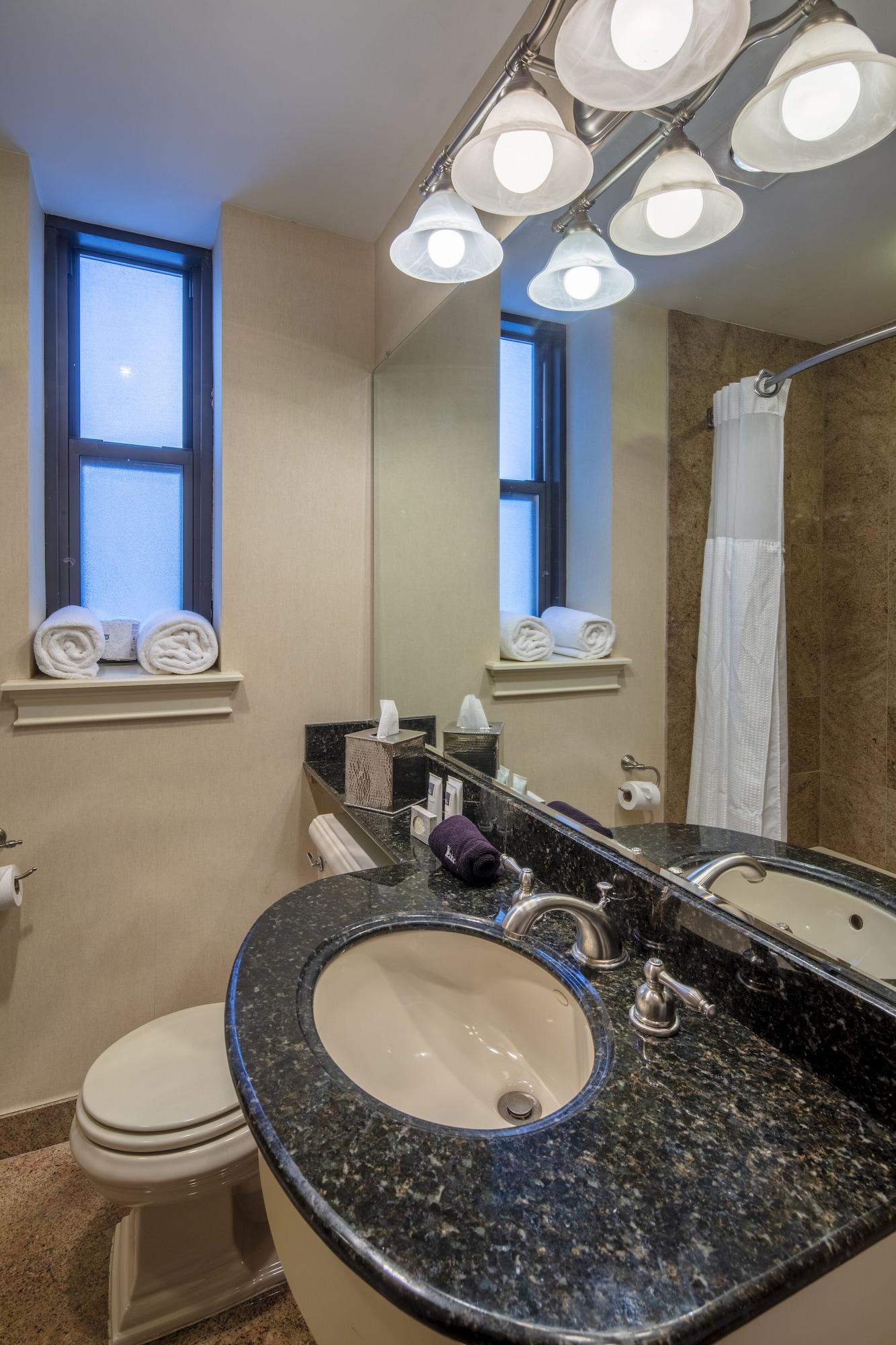Collegian Hotel & Suites, Trademark Collection By Wyndham Сиракьюс Экстерьер фото