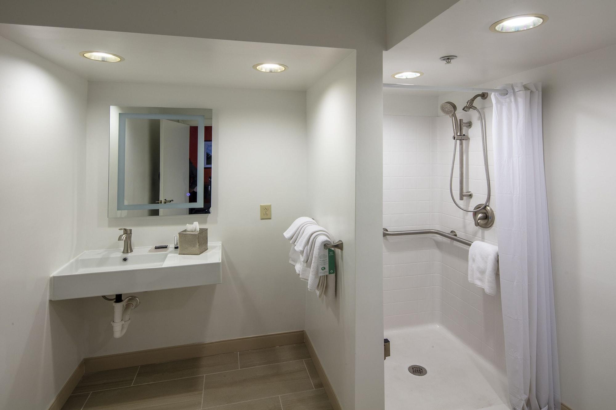 Collegian Hotel & Suites, Trademark Collection By Wyndham Сиракьюс Экстерьер фото