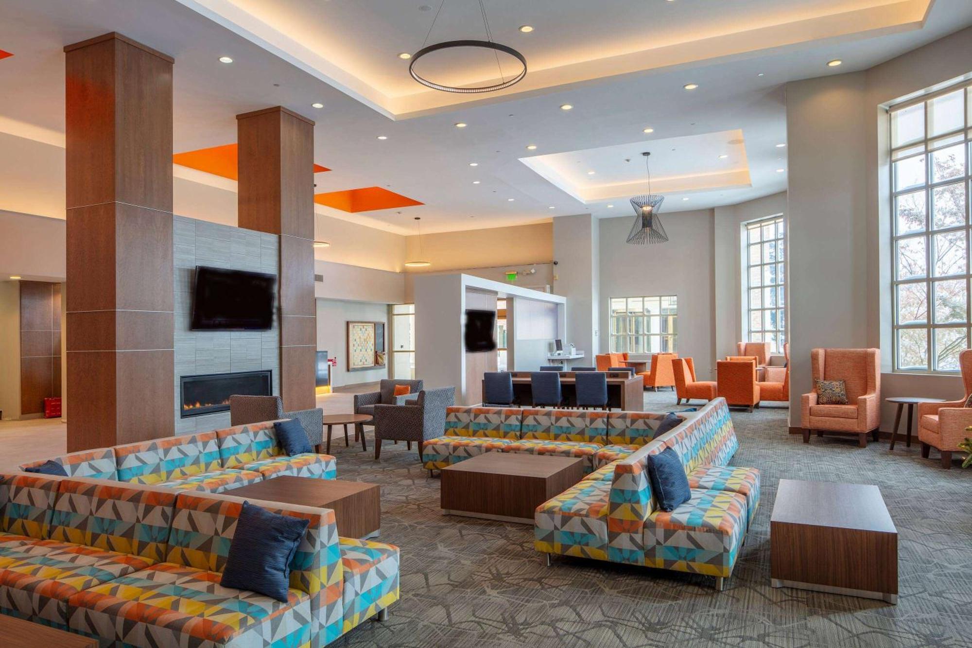 Collegian Hotel & Suites, Trademark Collection By Wyndham Сиракьюс Экстерьер фото
