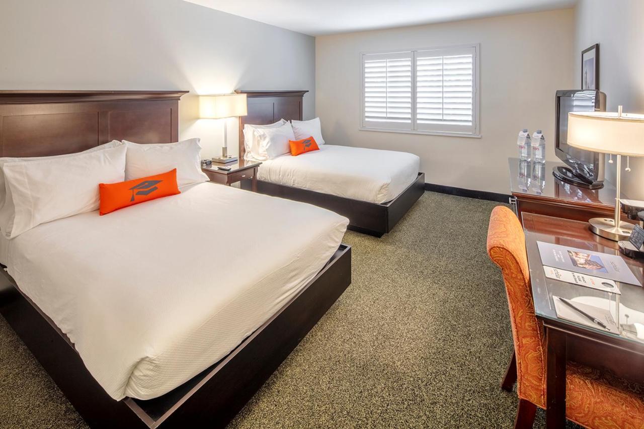 Collegian Hotel & Suites, Trademark Collection By Wyndham Сиракьюс Экстерьер фото