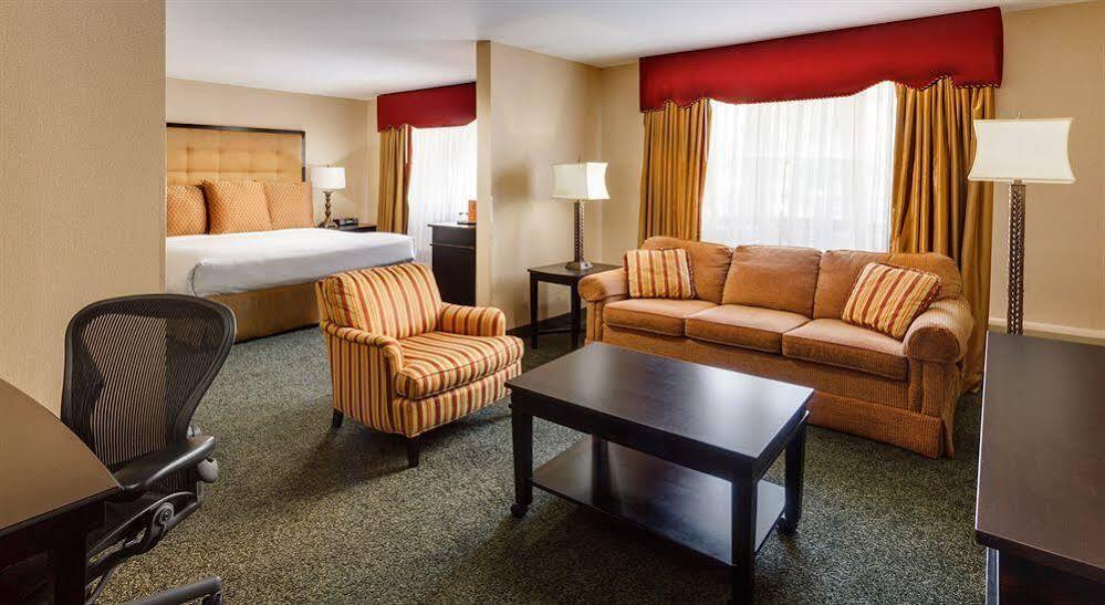 Collegian Hotel & Suites, Trademark Collection By Wyndham Сиракьюс Экстерьер фото