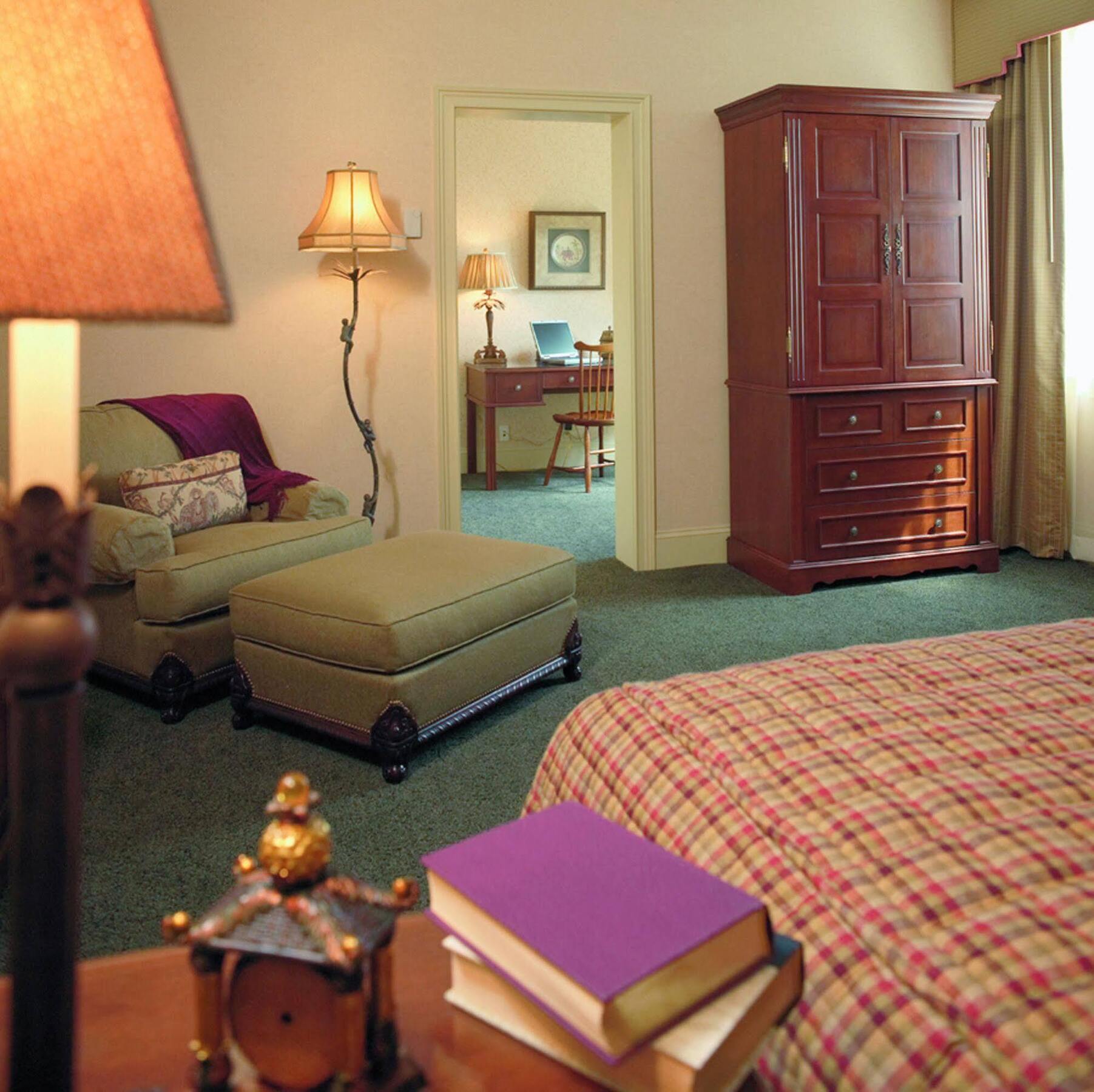 Collegian Hotel & Suites, Trademark Collection By Wyndham Сиракьюс Экстерьер фото